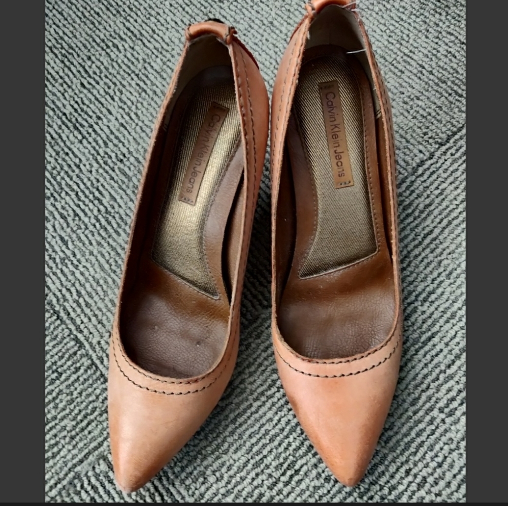 Calvin Klein 3 inch pumps heels